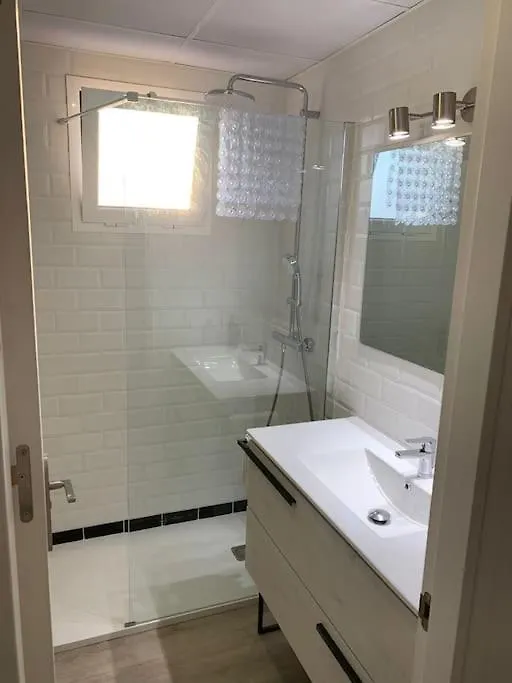 New And Fresh 2 Bedroom In Small Oasis Rdr352 Manilva Espagne