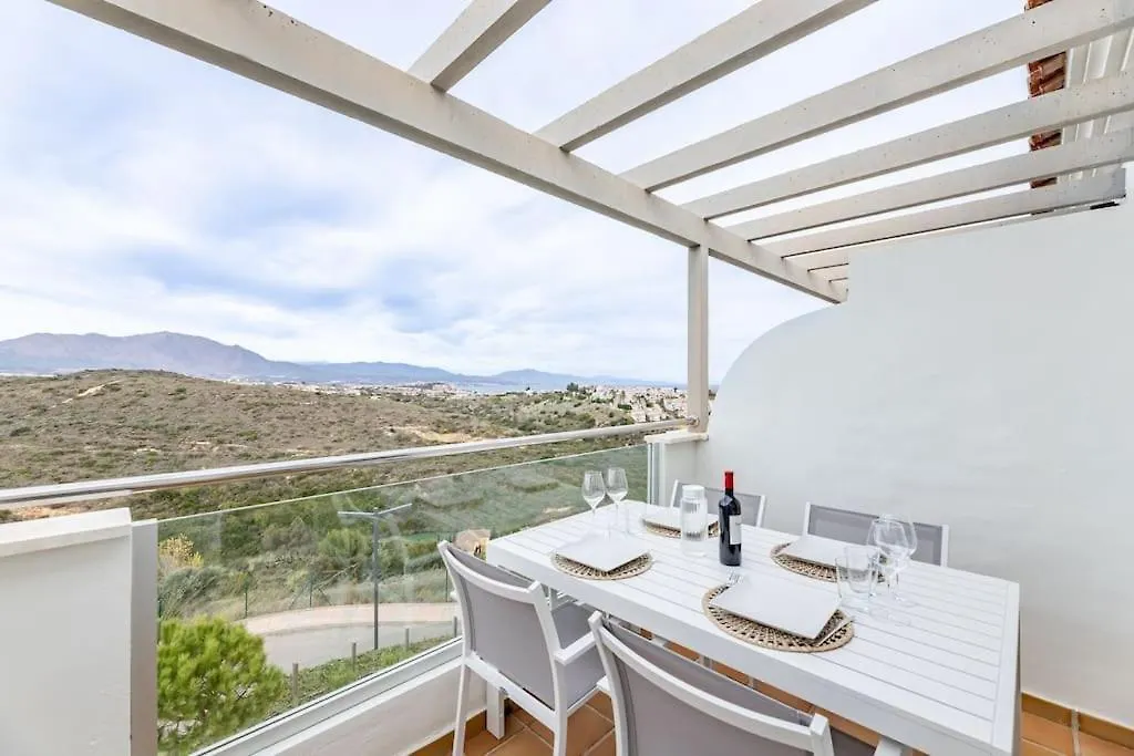 New And Fresh 2 Bedroom In Small Oasis Rdr352 Manilva 0*,  Espagne